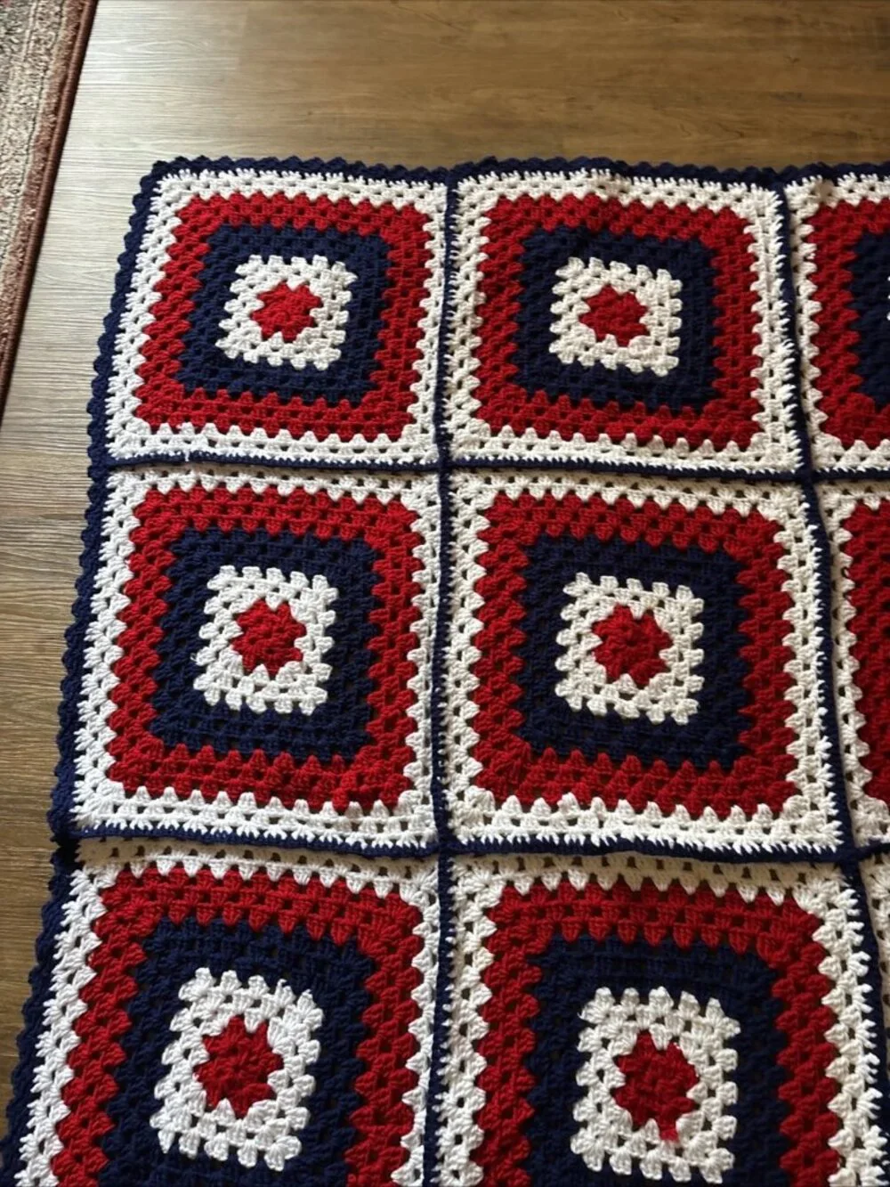 Red White & Blue Granny Squares Afghan Homemade Size 66 X 48 - Picture 4 of 6